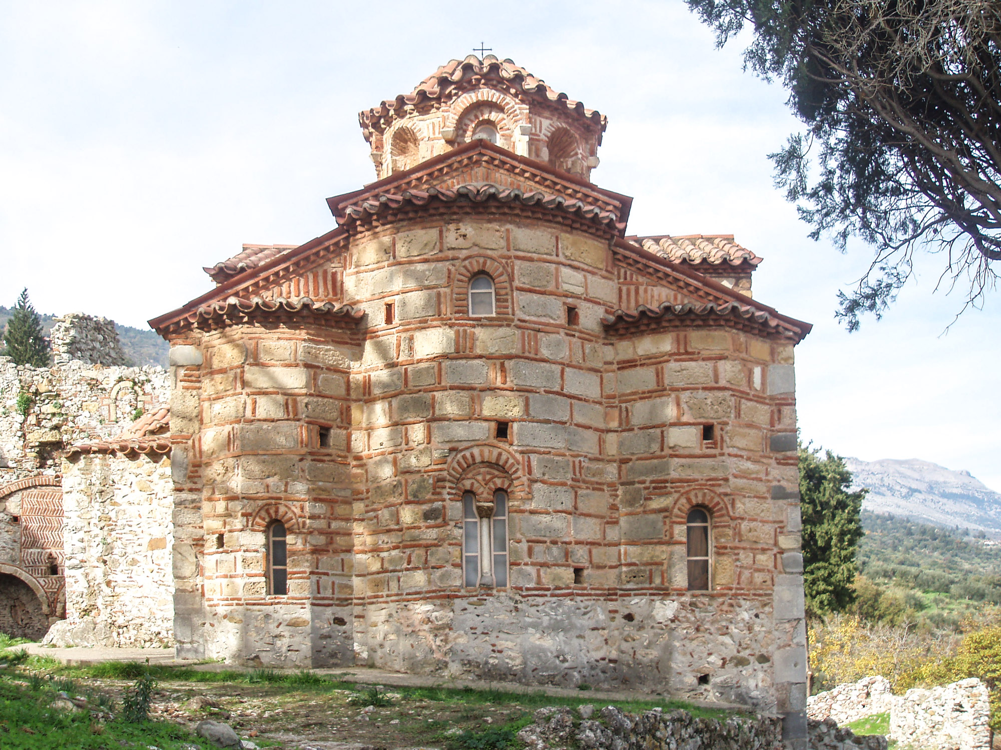 Ο ναός της Ευαγγελίστριας από ανατολικά